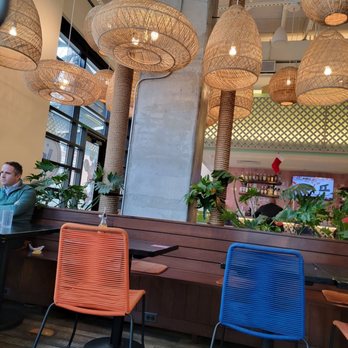 La Famosa - Dining room - Puerto Rican Near Me - Washington, DC, District of Columbia La Famosa - Dining room - Puerto Rican Near Me - Washington, DC, District of Columbia