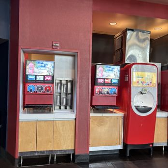 AMC Rosedale 14 - Cinema Near Me - Roseville, Minnesota
