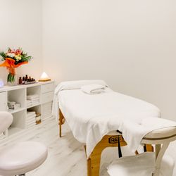 Aurum Wellbeing - Massage room
