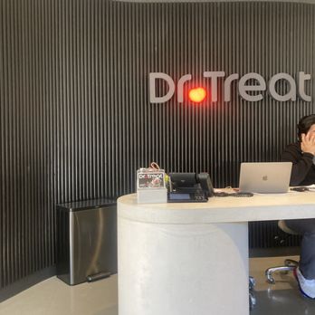 Dr. Treat - This is the fancy lobby where we wait for our pet to return! your pet is in great, compassionate hands - Veterinarians Near Me - San Francisco, California