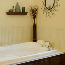 Miller's Daughter B&B - Relax in a whirlpool