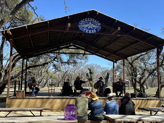 Luckenbach by null