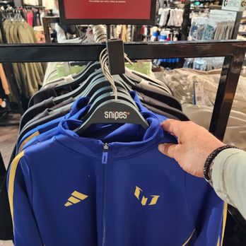 Snipes - Accessories Near Me - Pembroke Pines, Florida