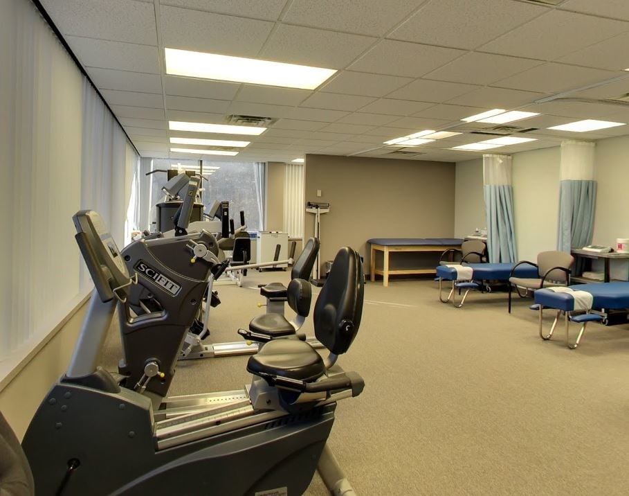 HANDS ON PHYSICAL THERAPY COMMACK Updated September 2024 12
