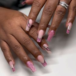 Da’Mills Nails Palace