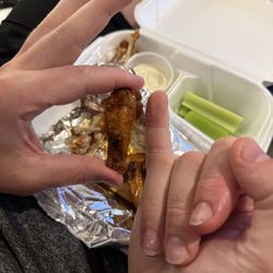 Proud Willie's Wings and Stuff - XXL WINGS...