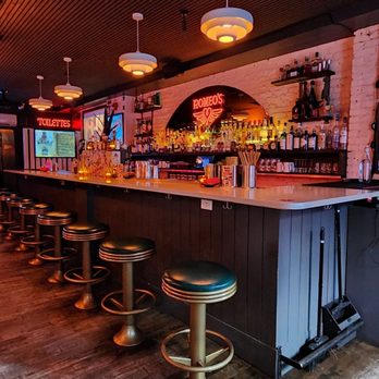Romeo's - Inside - Bars Near Me - New York, New York Romeo's - Inside - Bars Near Me - New York, New York
