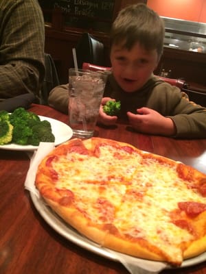 Ria's Restaurant & Lounge by null