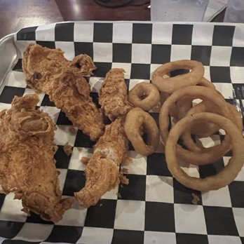The Hub Grill And Bar - Chicken Tenders w/ onion rings - American Near Me - Phoenix, Arizona The Hub Grill And Bar - Chicken Tenders w/ onion rings - American Near Me - Phoenix, Arizona