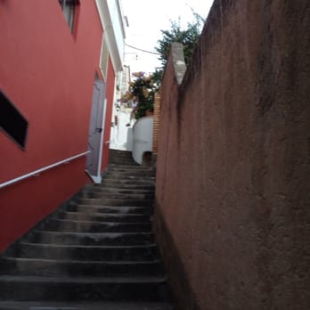 Albergo Casa Albertina - Last of the stairs to hotel on left. - Guest Houses Near Me - Positano, SA
