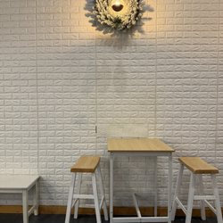 Ding Tea - Seating area