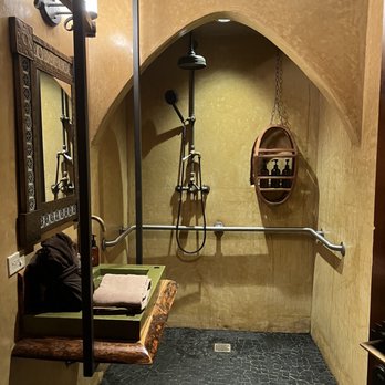 Allyu - Private Shower Rooms - Day Spas Near Me - Chicago, Illinois