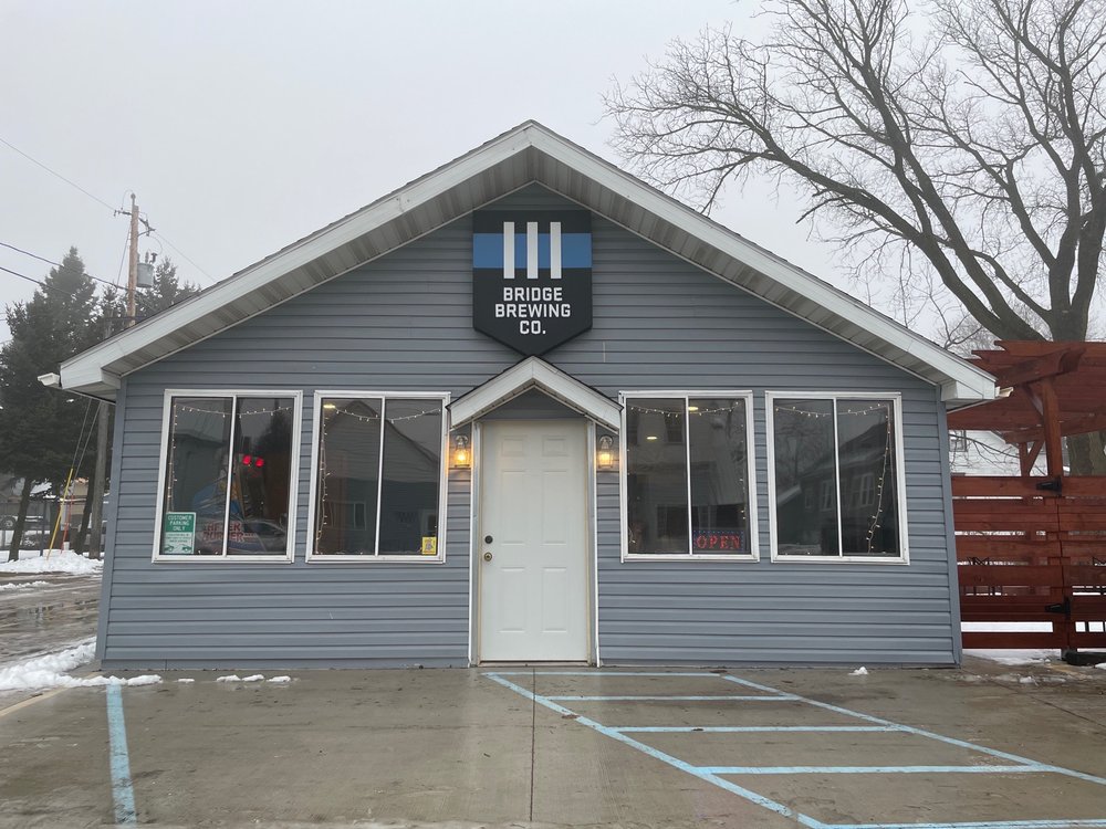 Three Bridge Brewing Logo