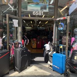 Salwa Boutique - Entrance