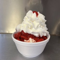 Strawberry sundae
