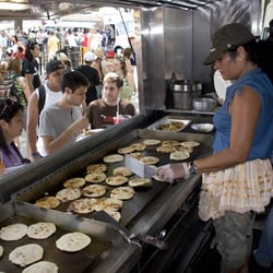 Red Hook Food Vendors - El Olomega Truck