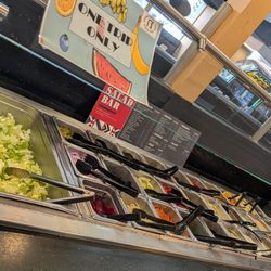 Round Table Pizza - Salad bar