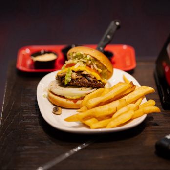 Red Robin Gourmet Burgers and Brews