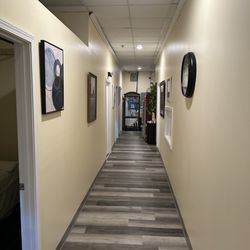King Massage - Hallway