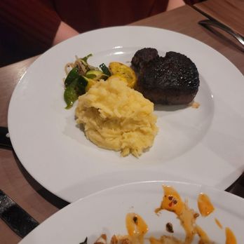 Nataz Restaurant - 8oz filet - New American Near Me - Southington, Connecticut