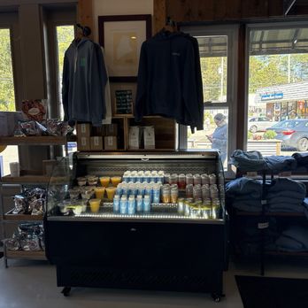 Backyard Coffeehouse & Eatery - Coffee & Tea Near Me - Ogunquit, Maine