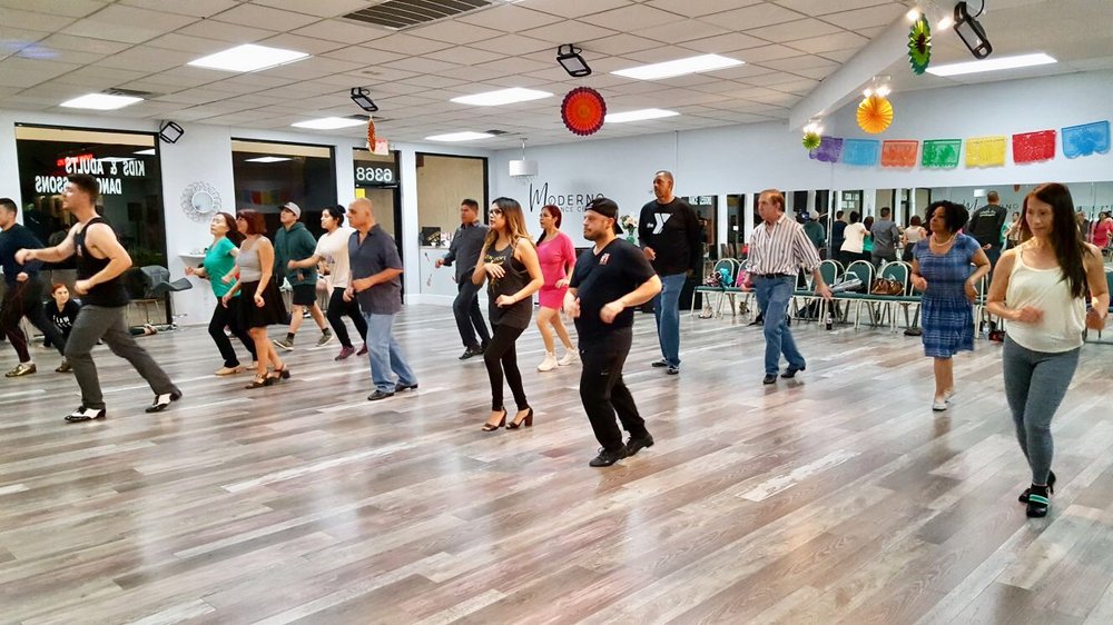 Moderno Dance Center