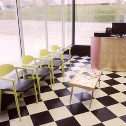 Atomic Bombshell Beauty Parlour - Inside look