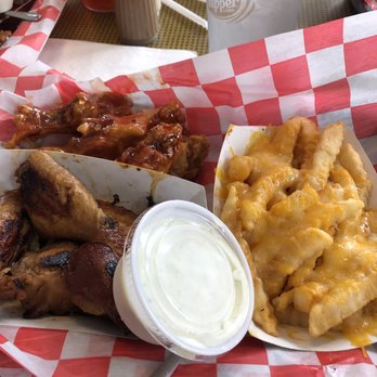 Wingbonz - 10 Wing Basket with Cheese Fries - Sports Bars Near Me - Rock Hill, South Carolina