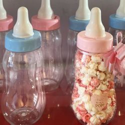 Rooster's Gourmet Popcorn - Gender reveals
Baby showers
Kid gifts....they are also money banks