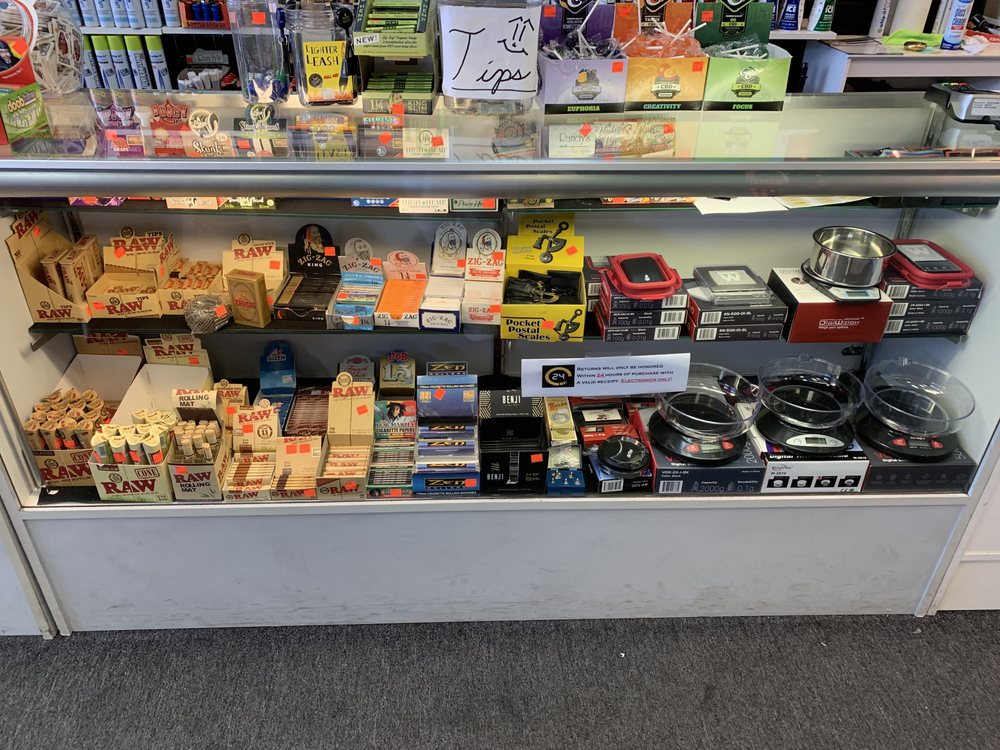 DUBIE’Z SMOKE SHOP Updated May 2024 10 Photos & 11 Reviews 5700