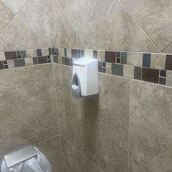 Buc-ee’s - Bathroom - Gas Stations Near Me - Mount Crawford, Virginia