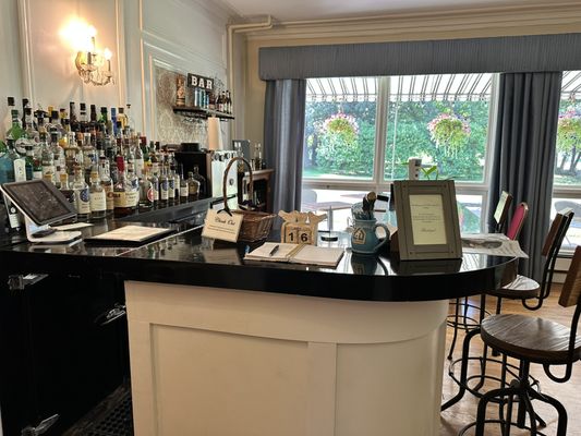 Four Chimneys Inn & Restaurant by null