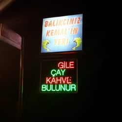 Balıkçı Kemal'in Yeri - Yarısı yanmaz tabelası
