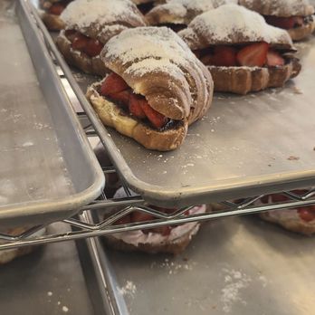 Guanajuato Bakery - Stuffed with strawberries and whipped cream - Bakeries Near Me - Fort Worth, Texas Guanajuato Bakery - Stuffed with strawberries and whipped cream - Bakeries Near Me - Fort Worth, Texas