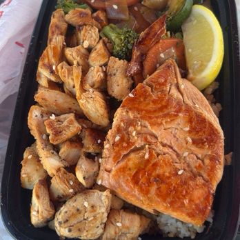 Grub Hubs - Chicken n salmon - Food Trucks Near Me - Modesto, California