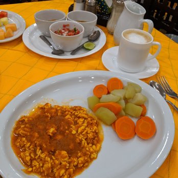 La Chata - Huevos al Albañil subbed beans and chilaquiles for cooked vegetables. - Mexican Near Me - Guadalajara, JAL