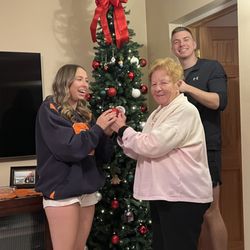 Biebel & DeCotiis Podiatry Associates - Decorating the tree(2022)