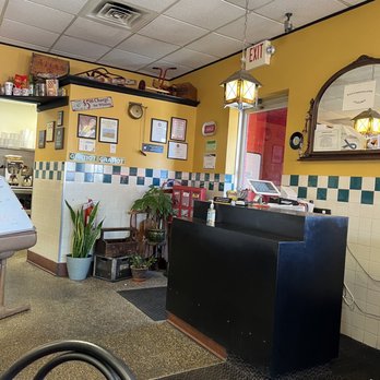 Old School Deli - American Near Me - Roseville, Michigan