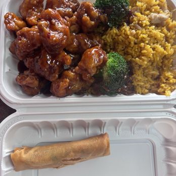 Food King - Lunch General Tso's Chicken and Spring Roll - Chinese Near Me - Indianapolis, Indiana Food King - Lunch General Tso's Chicken and Spring Roll - Chinese Near Me - Indianapolis, Indiana