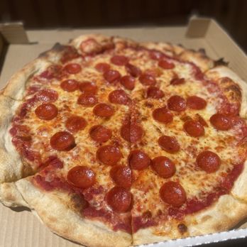 Mamas Pizzeria - Pepperoni - Pizza Near Me - North San Juan, California Mamas Pizzeria - Pepperoni - Pizza Near Me - North San Juan, California