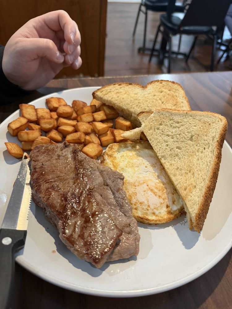 Food from Renee's Diner