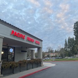 Pacific Fresh Seafood Grill - Beautiful night for fish!