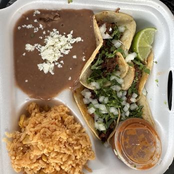 The Lakehouse Kitchen - Food Trucks Near Me - Bartow, Florida
