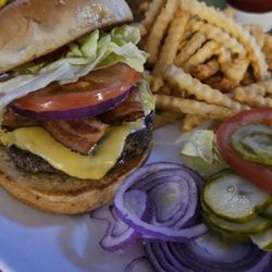 Indian Valley Inn - Bacon Cheeseburger with Crinkle Cut Fries