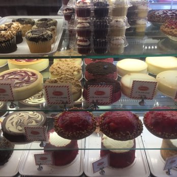 Junior's Restaurant - Bakeries Near Me - Brooklyn, New York
