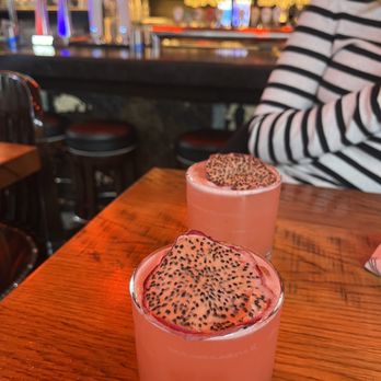 Fox On John - Charlie's - Bars Near Me - Toronto, Ontario