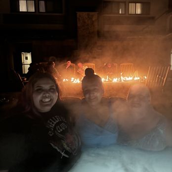 Highline Vail - a DoubleTree by Hilton - Beautiful hot tub - Hotels Near Me - Vail, Colorado