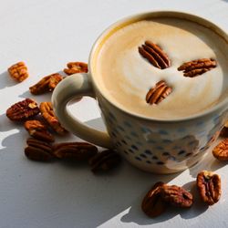 Black Acres Roastery - Lexington Market - MAPLE BUTTER PECAN LATTE
housemade maple butter pecan syrup, espresso, milk *seasonal special for winter*