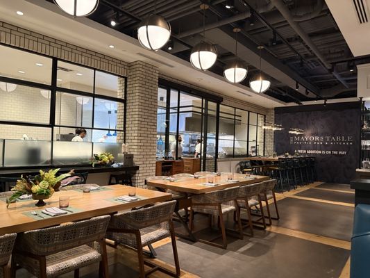 The Mayor's Table Pacific Pub and Kitchen by null