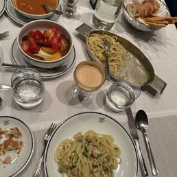 spaghetti with clams 5 tomato salad